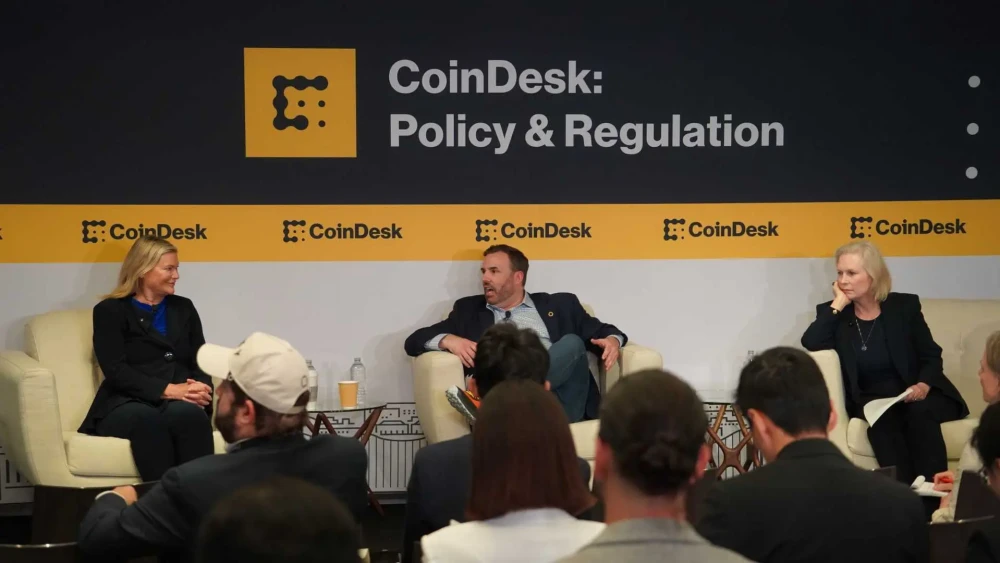 Senators Aim to Pass Crypto Market Structure Bill by Year-End