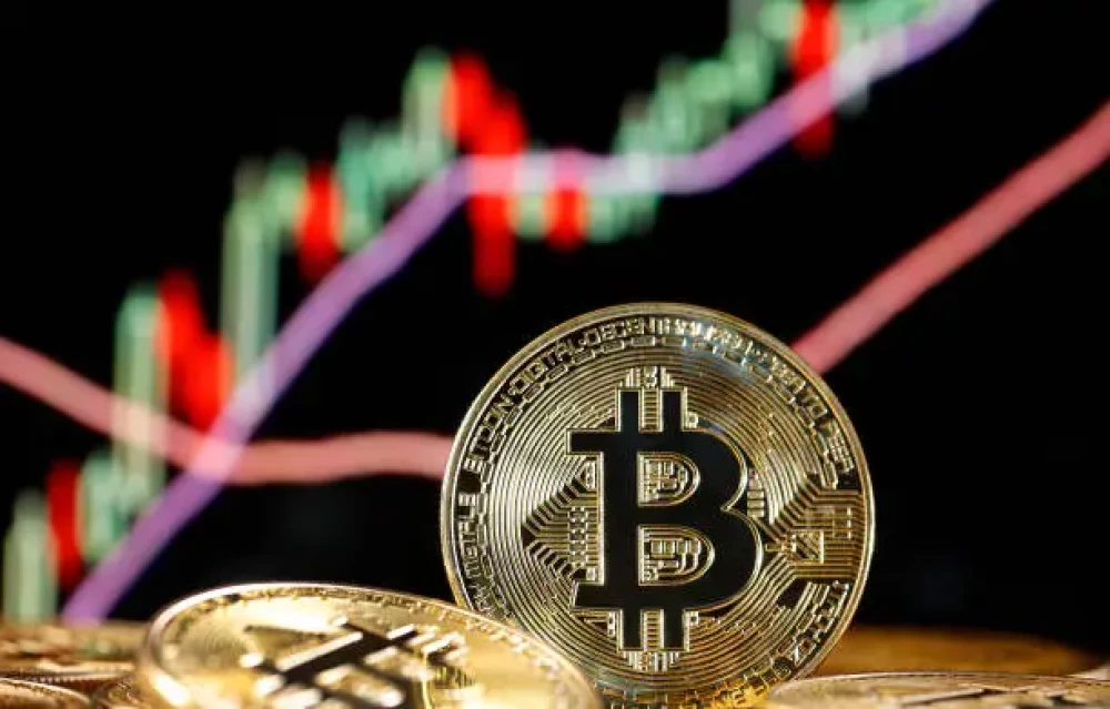 Bitcoin breaks $66k, retests $69k; analysts see drop to $45k