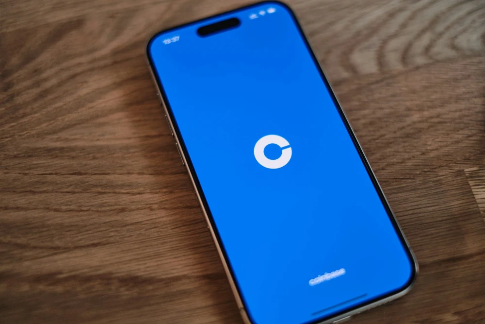 Cantor Initiates Coverage of Coinbase with Overweight Rating and $245 Target