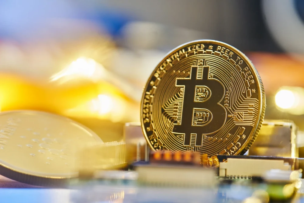 Analyst Predicts Bitcoin Could Drop to $28,000 Amid Bear Case