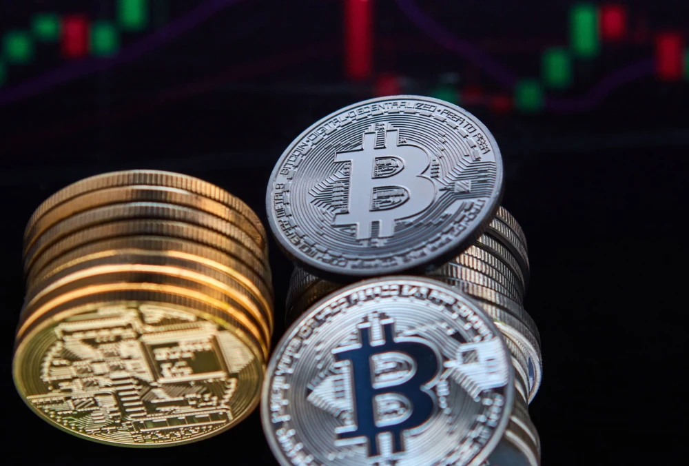 Bitcoin drops 8% and tests $60k support as CZ reassures
